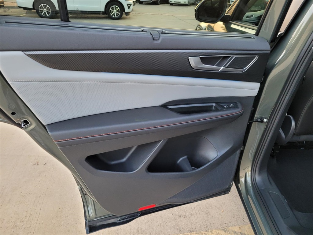 used 2025 Volkswagen Atlas car, priced at $40,731