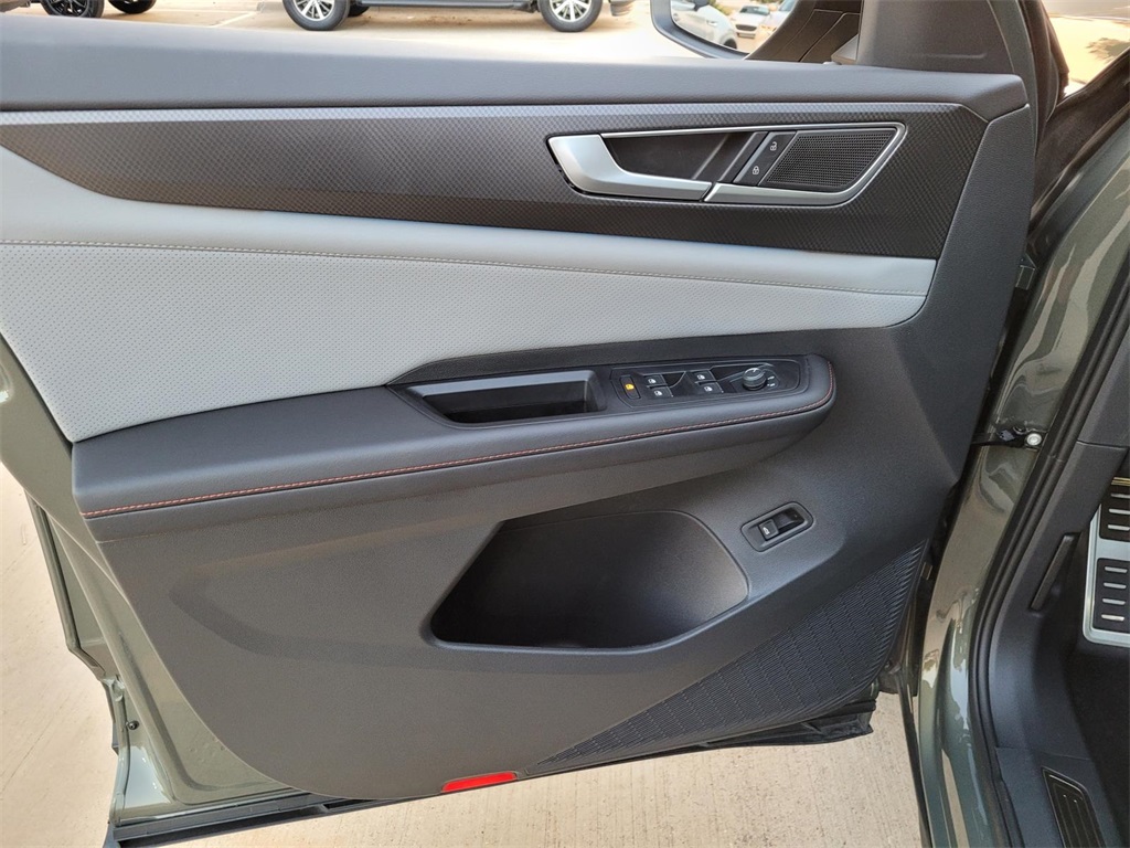 used 2025 Volkswagen Atlas car, priced at $40,731