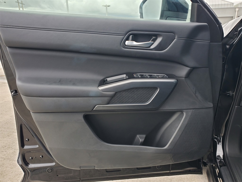 new 2025 Nissan Pathfinder car, priced at $37,838