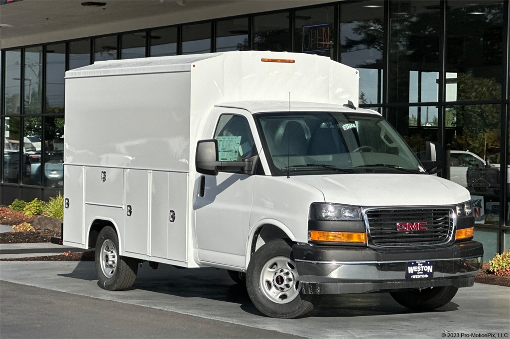 new 2025 GMC Savana 3500 car, priced at $42,973