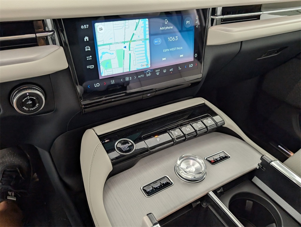 new 2025 Lincoln Navigator car, priced at $106,925