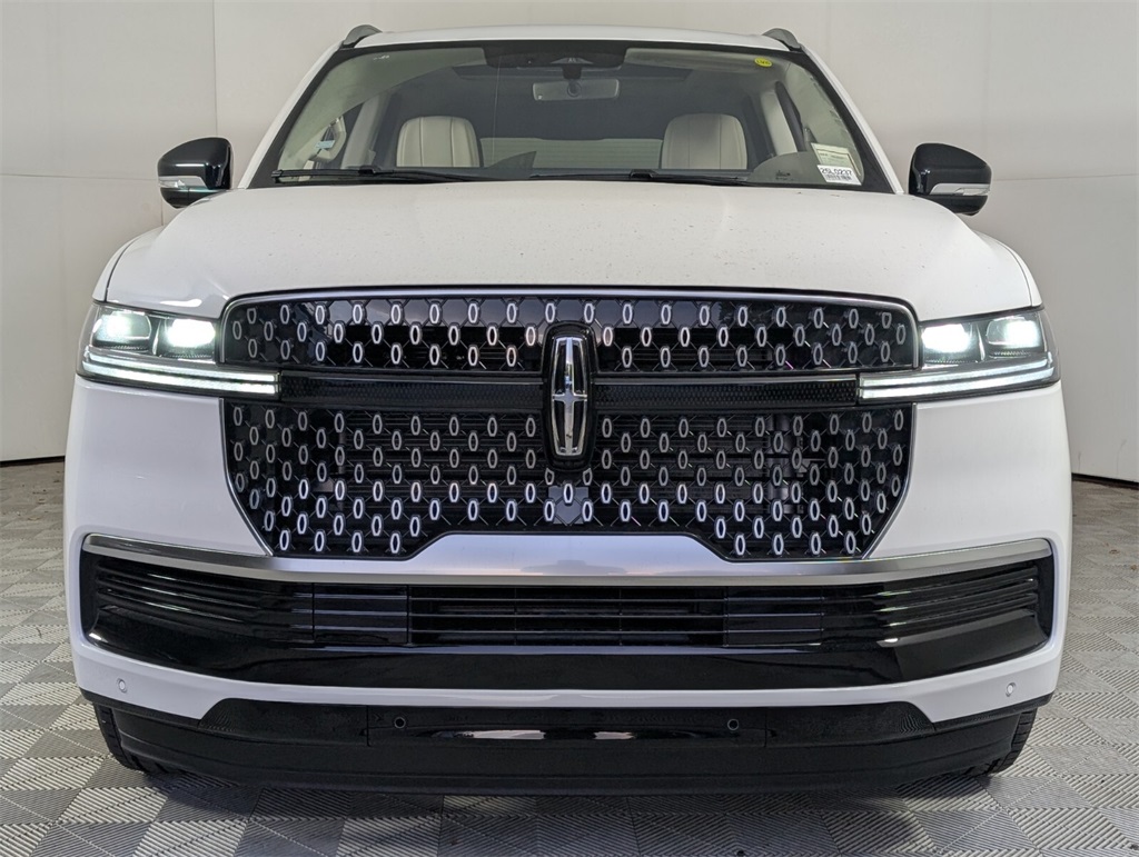new 2025 Lincoln Navigator car, priced at $106,925