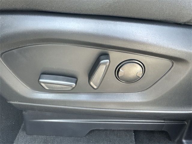 new 2025 Ford Explorer car, priced at $42,280