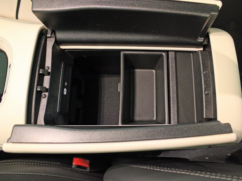 used 2025 Mercedes-Benz GLE car, priced at $93,955