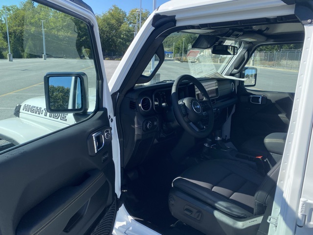 new 2025 Jeep Gladiator car, priced at $39,542