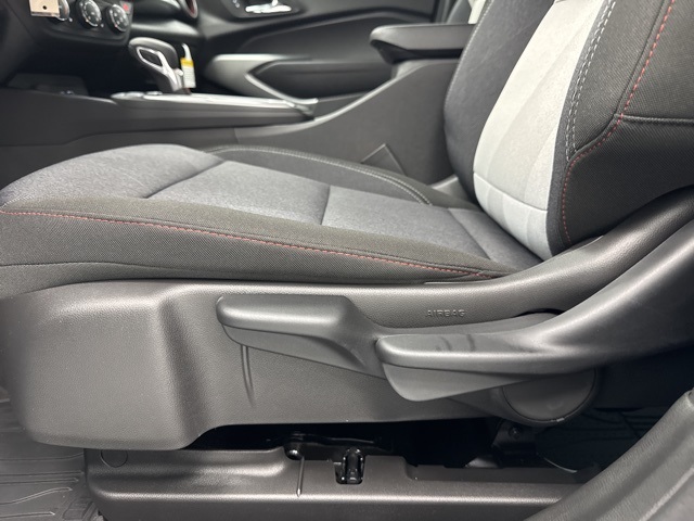 new 2025 Chevrolet Trax car, priced at $24,725