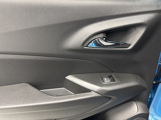 new 2025 Chevrolet Trax car, priced at $24,725