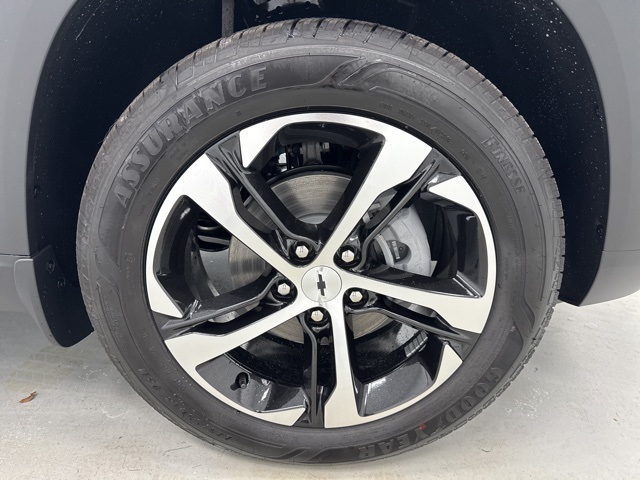 new 2025 Chevrolet Trax car, priced at $24,725