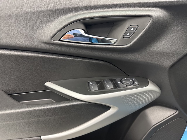 new 2025 Chevrolet Trax car, priced at $24,725