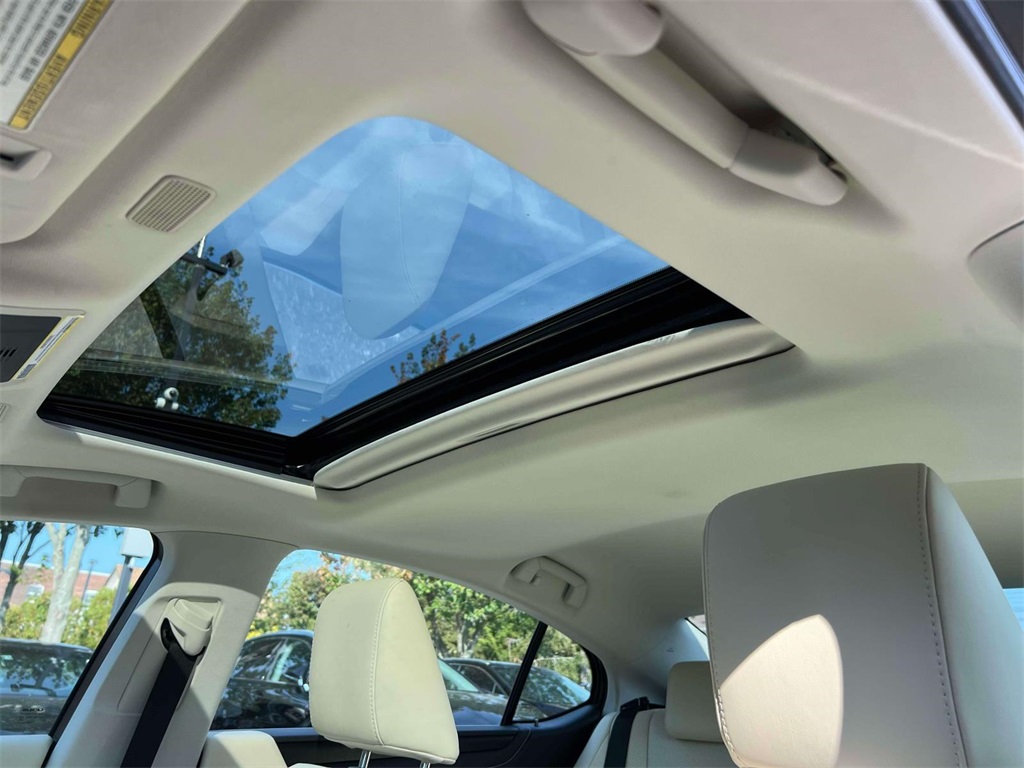 used 2022 Lexus ES car, priced at $38,995