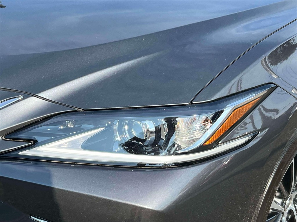 used 2022 Lexus ES car, priced at $38,995