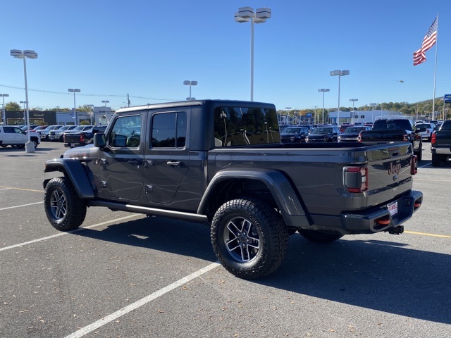 used 2022 Jeep Gladiator car, priced at $35,945