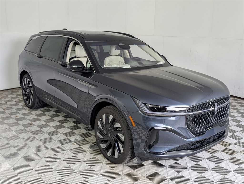 new 2024 Lincoln Nautilus car, priced at $65,895