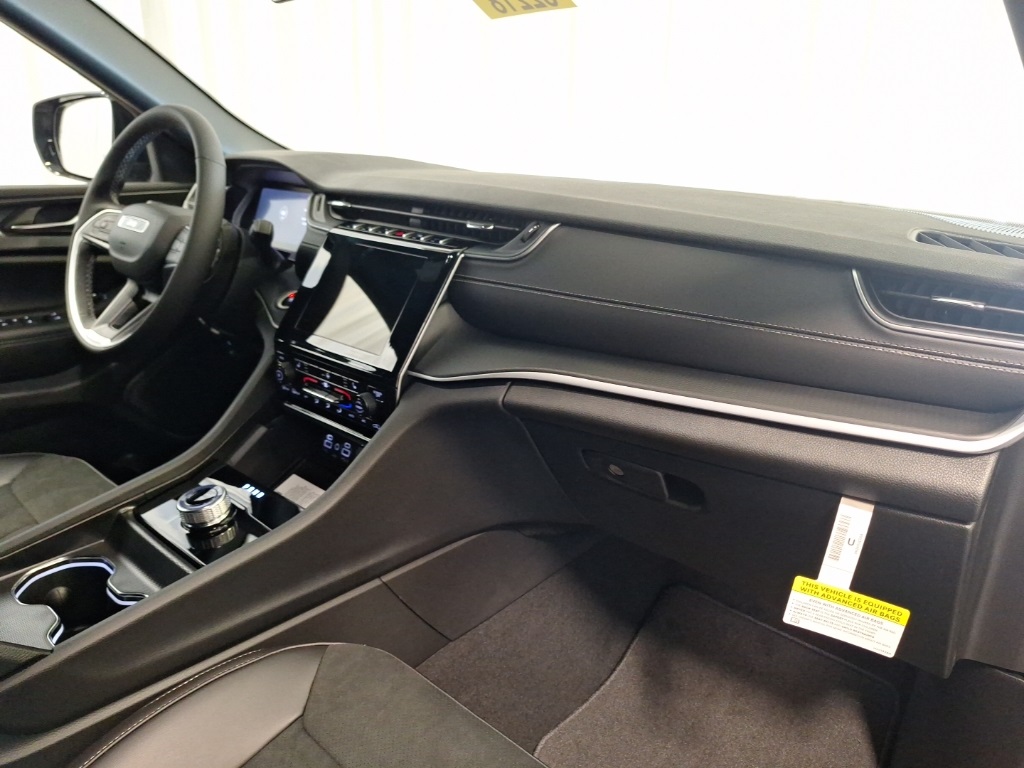 new 2025 Jeep Grand Cherokee L car, priced at $45,875