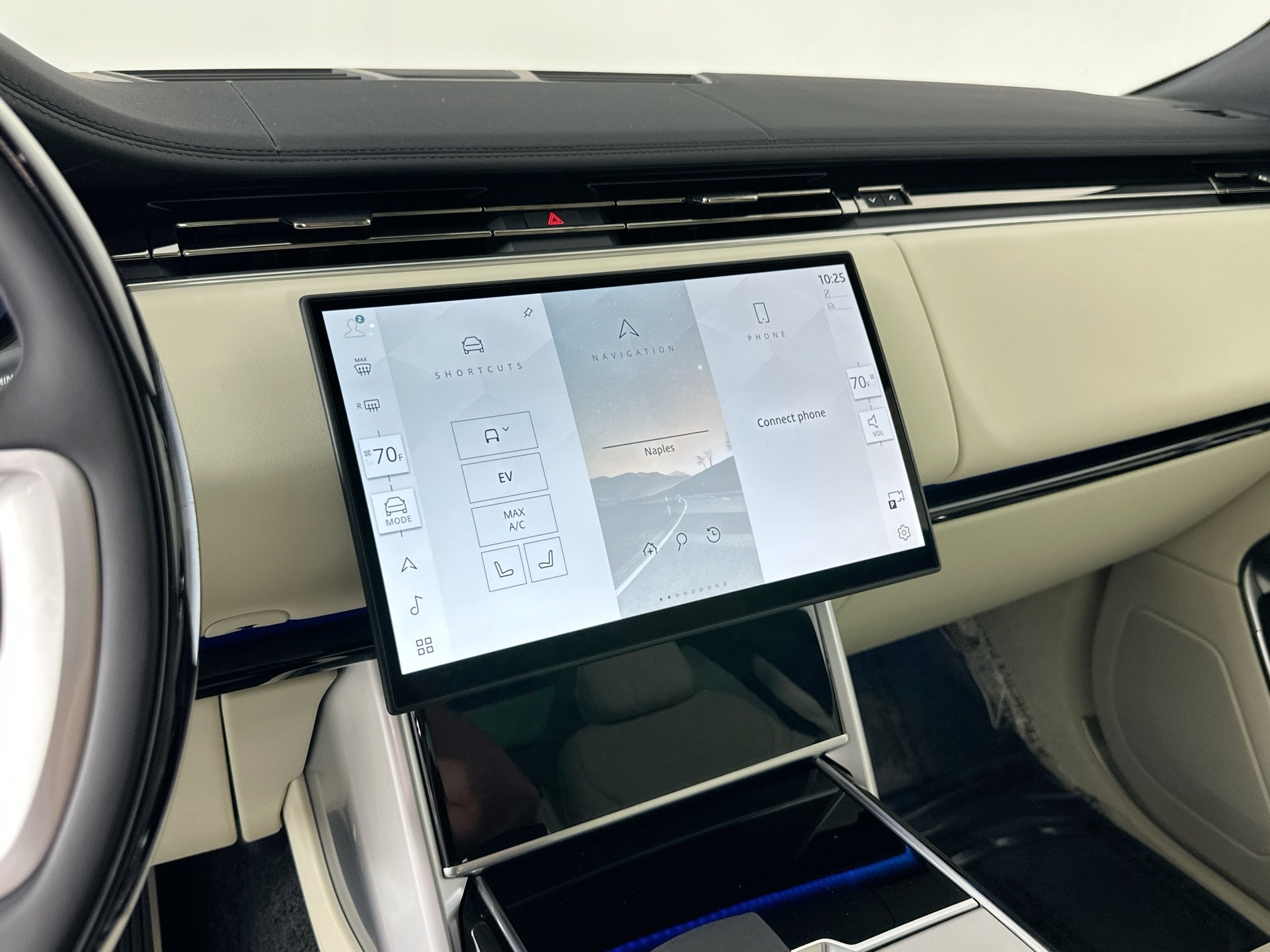 new 2025 Land Rover Range Rover Plug-In Hybrid car, priced at $138,085