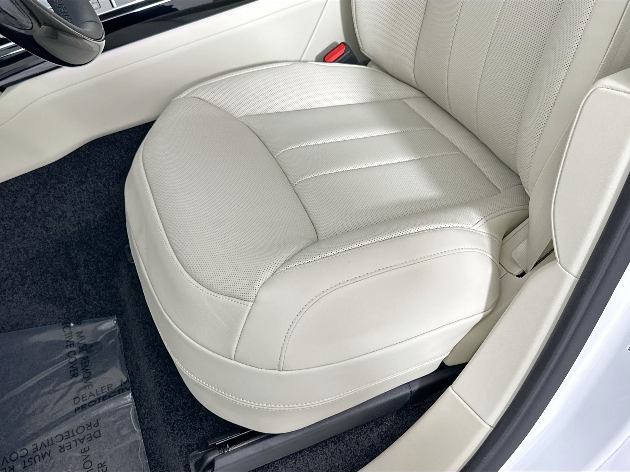 new 2025 Land Rover Range Rover Plug-In Hybrid car, priced at $138,085