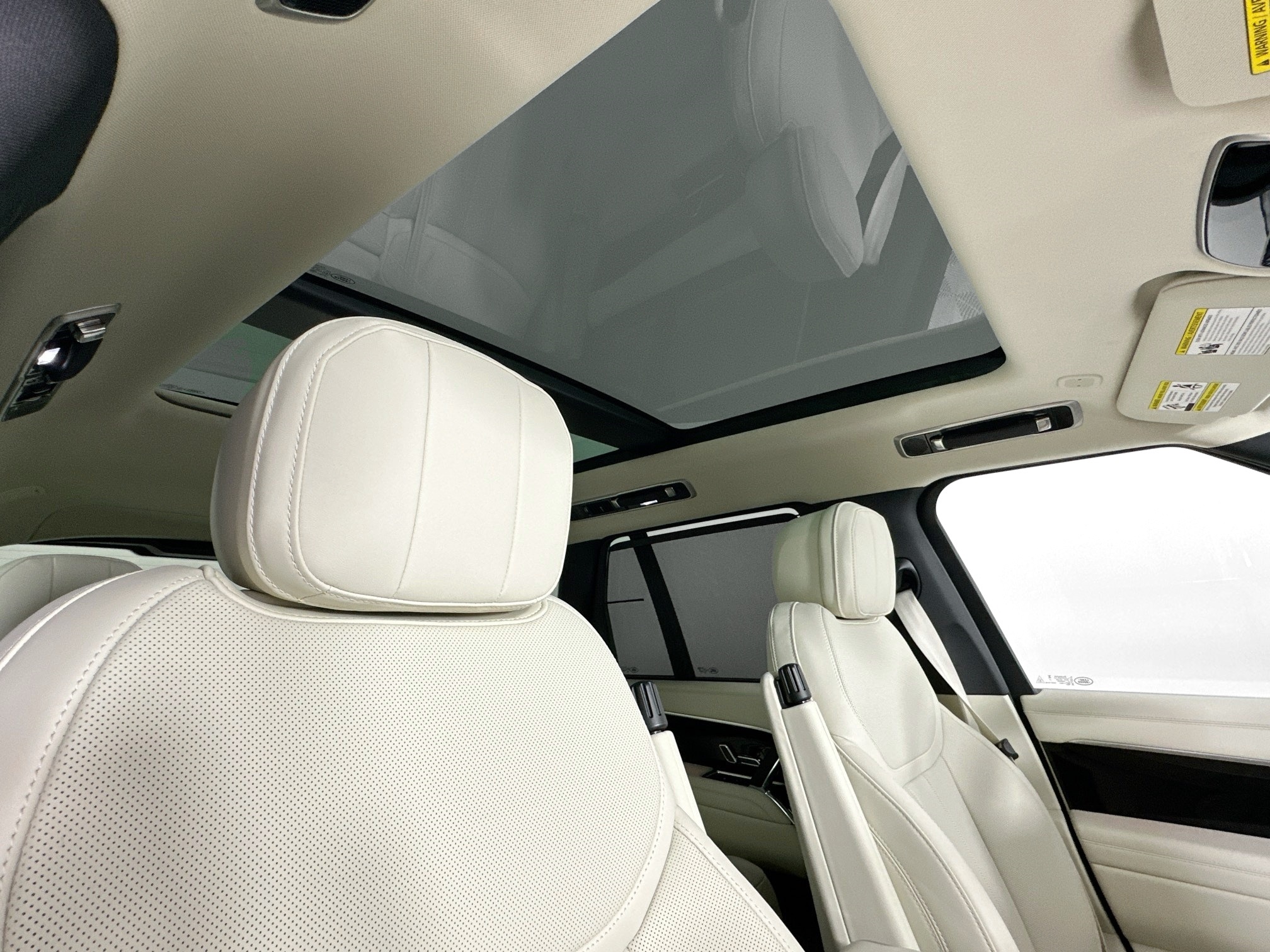 new 2025 Land Rover Range Rover Plug-In Hybrid car, priced at $138,085