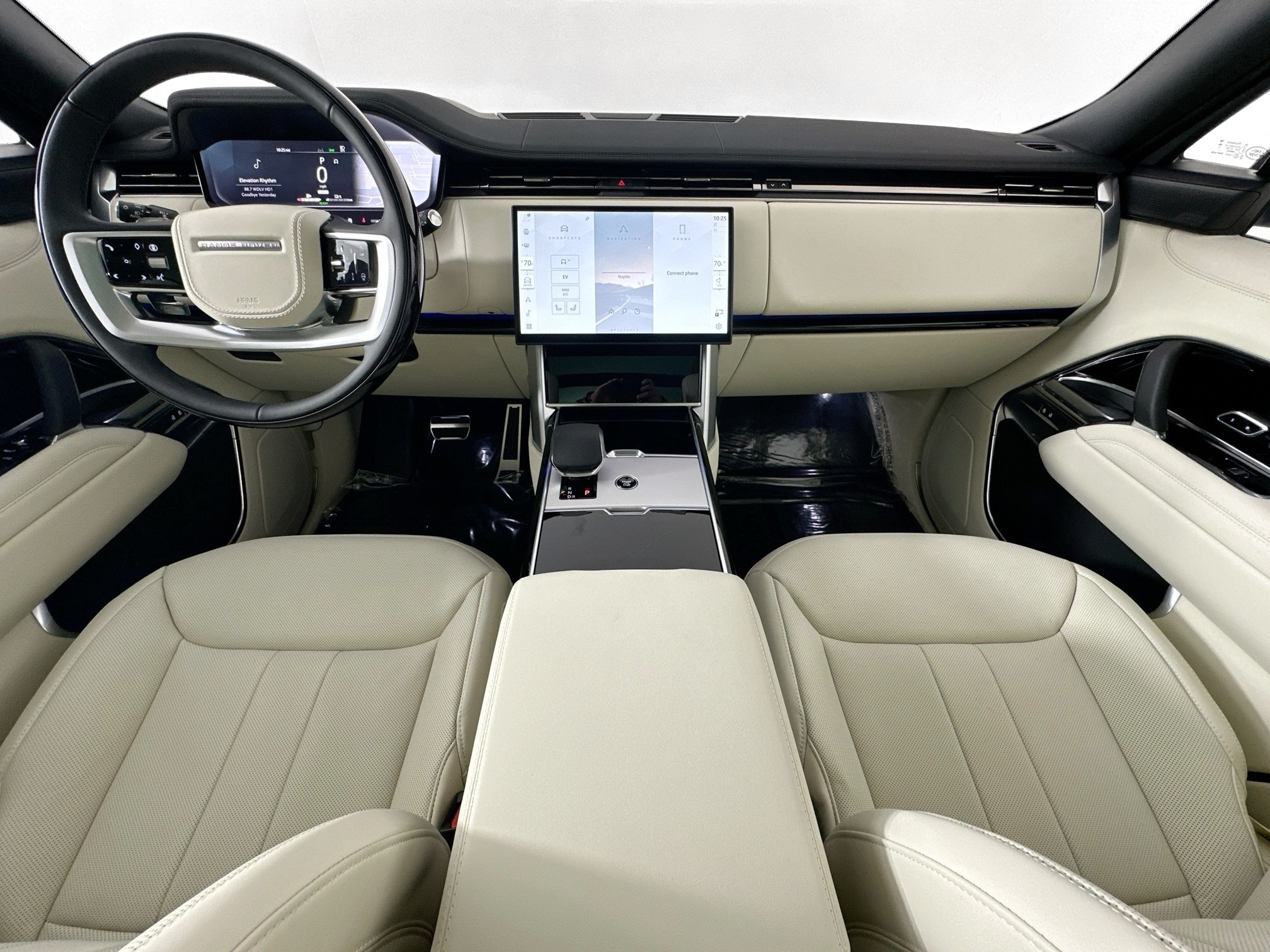 new 2025 Land Rover Range Rover Plug-In Hybrid car, priced at $138,085