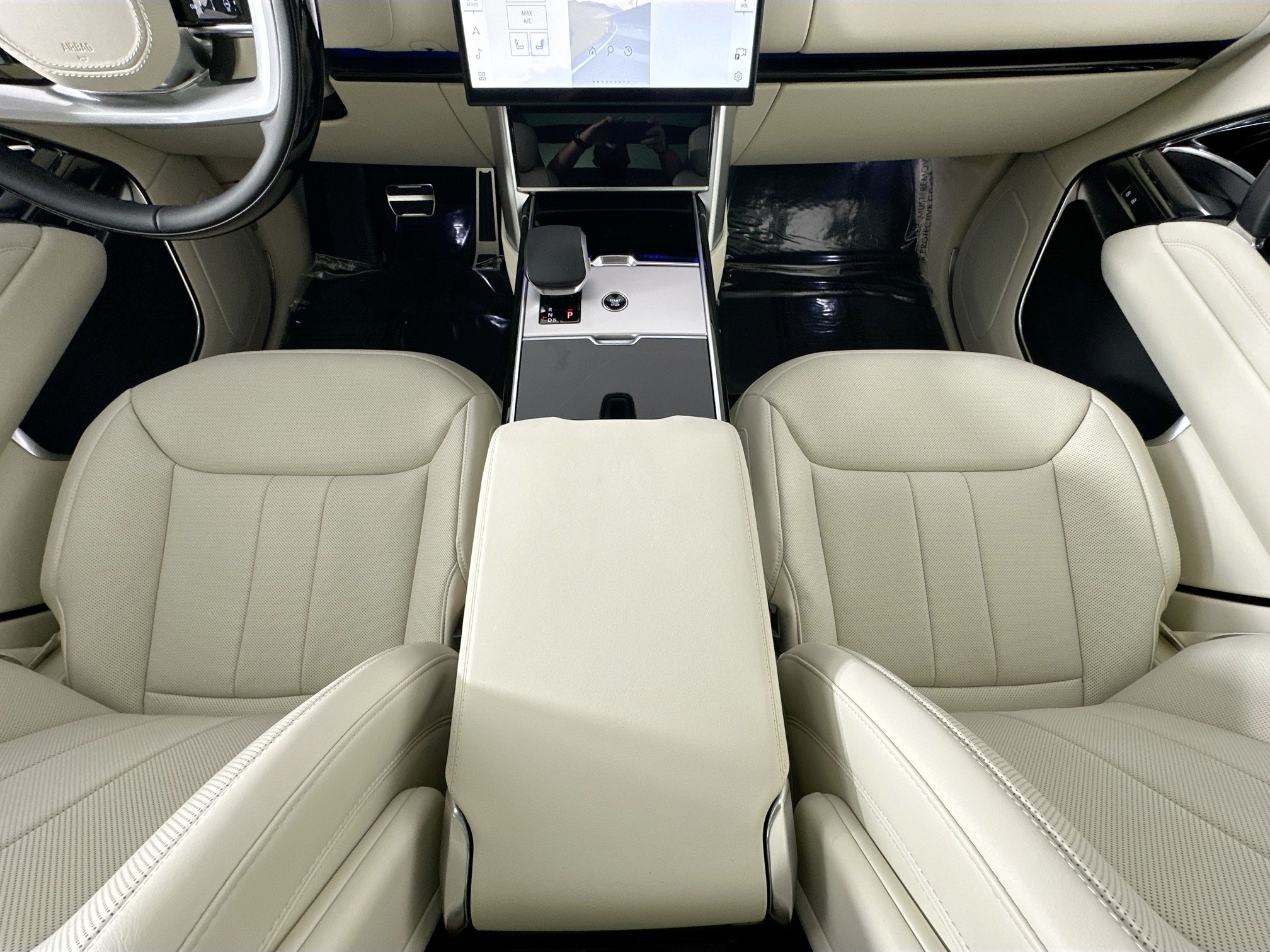 new 2025 Land Rover Range Rover Plug-In Hybrid car, priced at $138,085