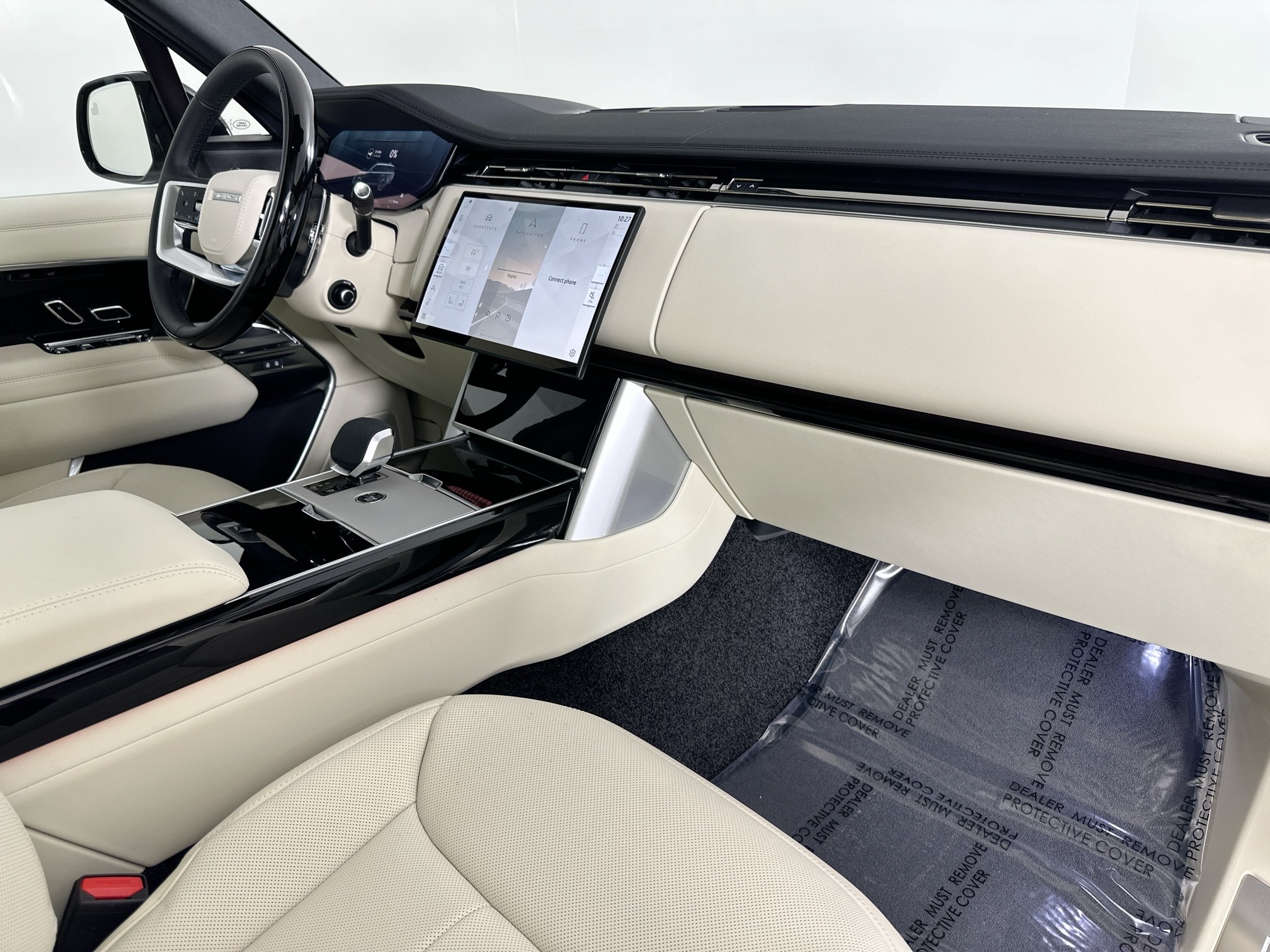 new 2025 Land Rover Range Rover Plug-In Hybrid car, priced at $138,085