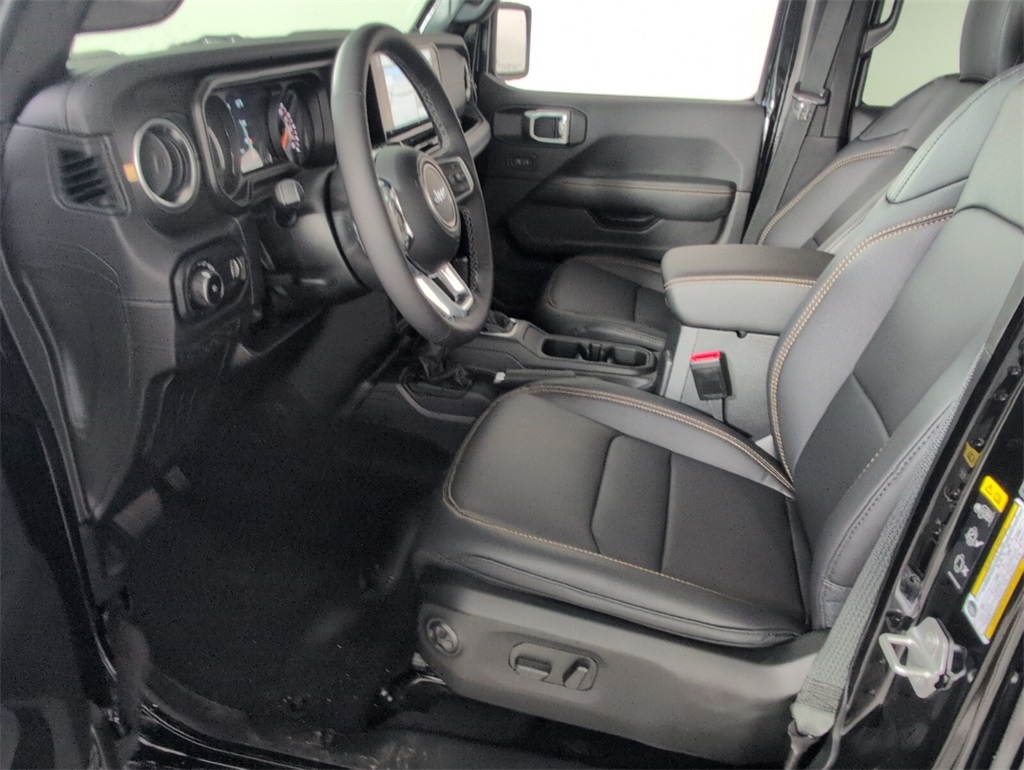 new 2025 Jeep Wrangler car, priced at $52,120