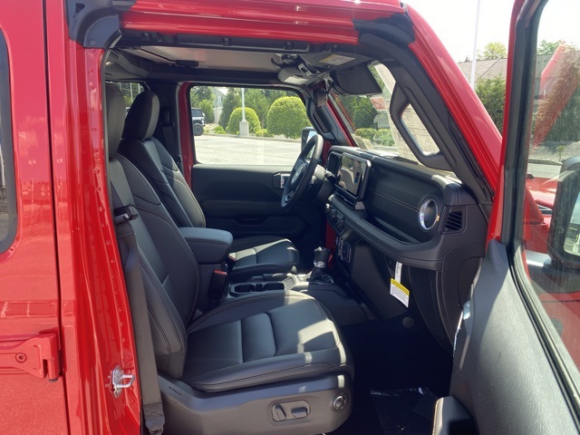 new 2025 Jeep Gladiator car, priced at $40,973