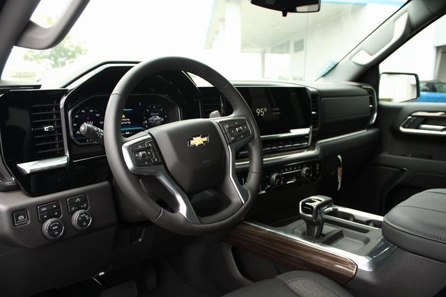 new 2025 Chevrolet Silverado 1500 car, priced at $60,900