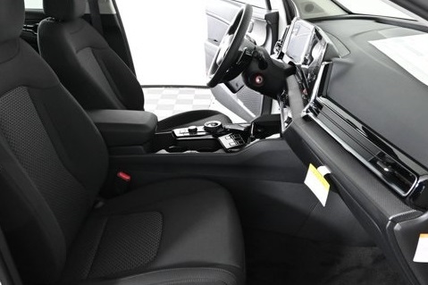 new 2025 Kia Sportage Hybrid car, priced at $30,344