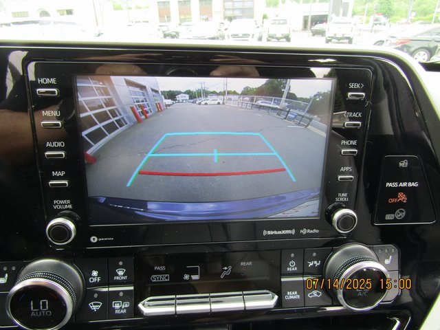used 2022 Toyota Highlander car, priced at $37,999