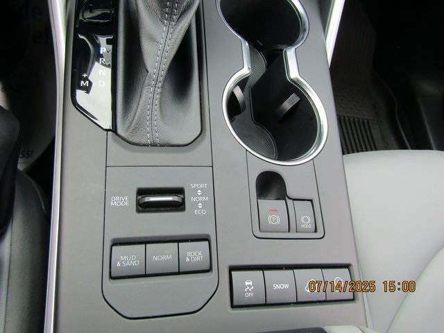 used 2022 Toyota Highlander car, priced at $37,999