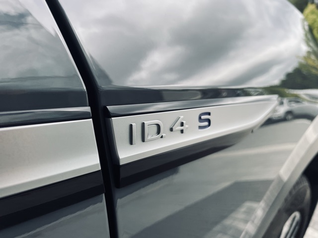 used 2024 Volkswagen ID.4 car, priced at $24,900