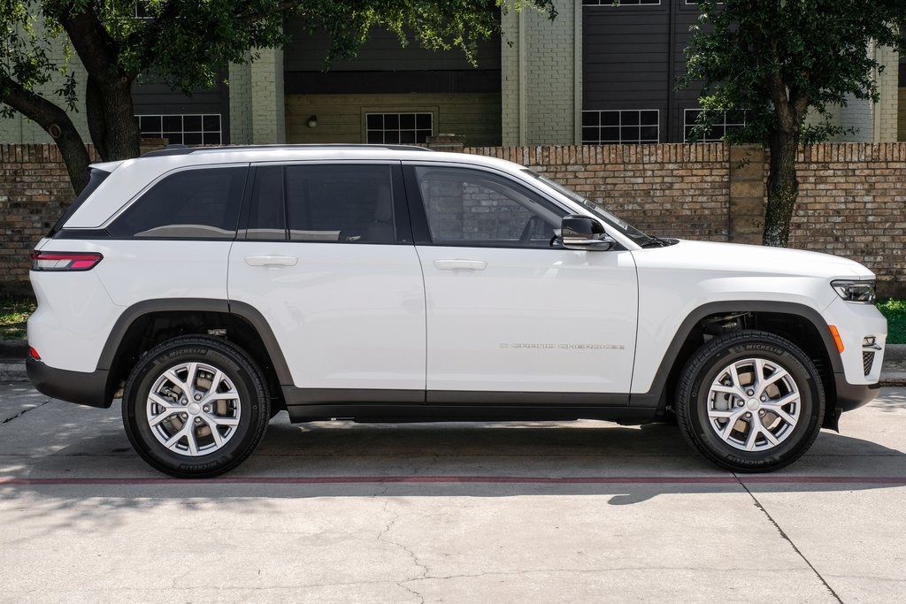 used 2022 Jeep Grand Cherokee car, priced at $31,690