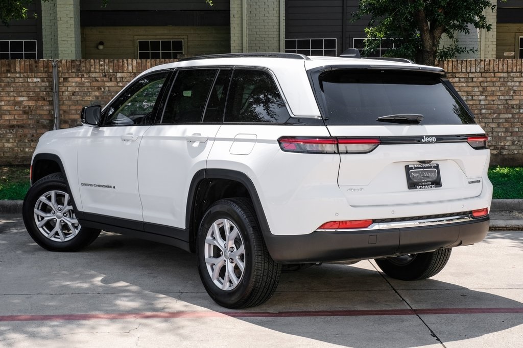 used 2022 Jeep Grand Cherokee car, priced at $31,690