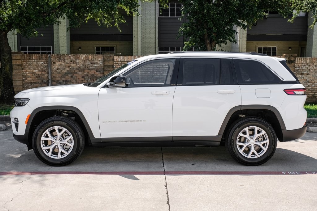 used 2022 Jeep Grand Cherokee car, priced at $31,690