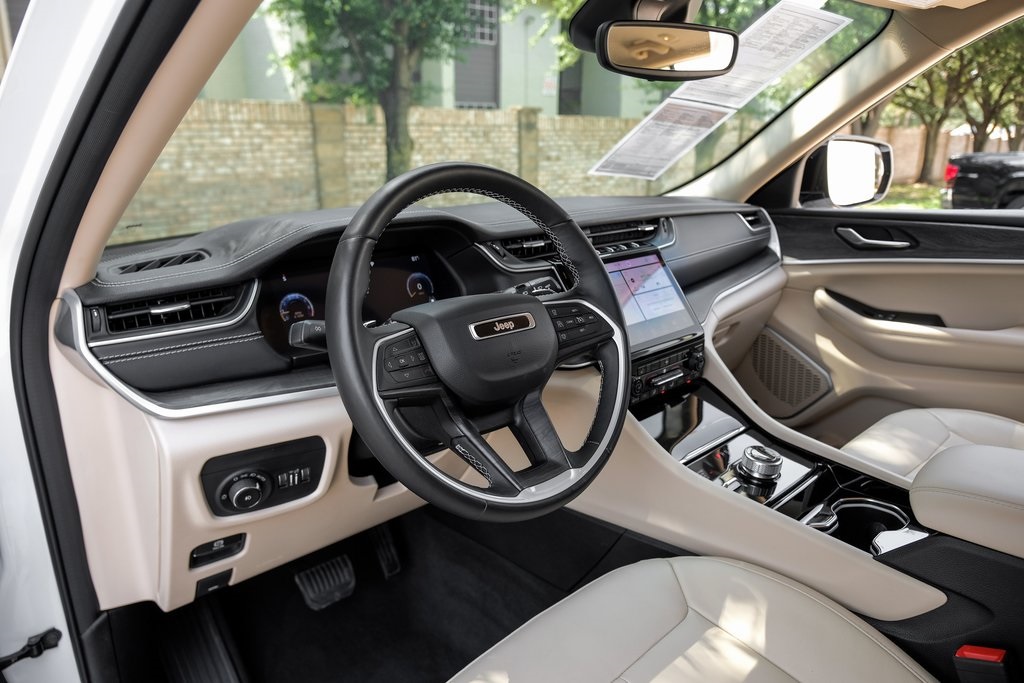 used 2022 Jeep Grand Cherokee car, priced at $31,690