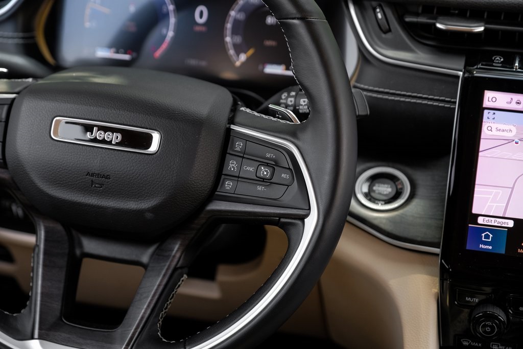 used 2022 Jeep Grand Cherokee car, priced at $31,690