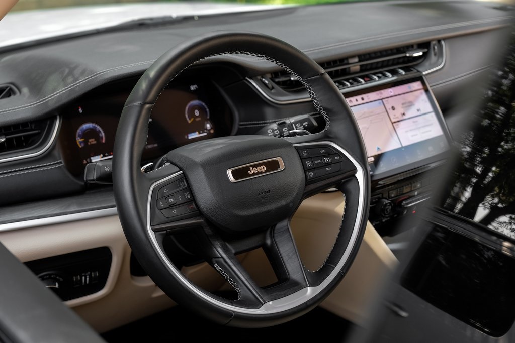 used 2022 Jeep Grand Cherokee car, priced at $31,690