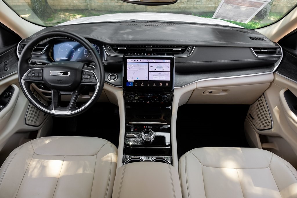 used 2022 Jeep Grand Cherokee car, priced at $31,690