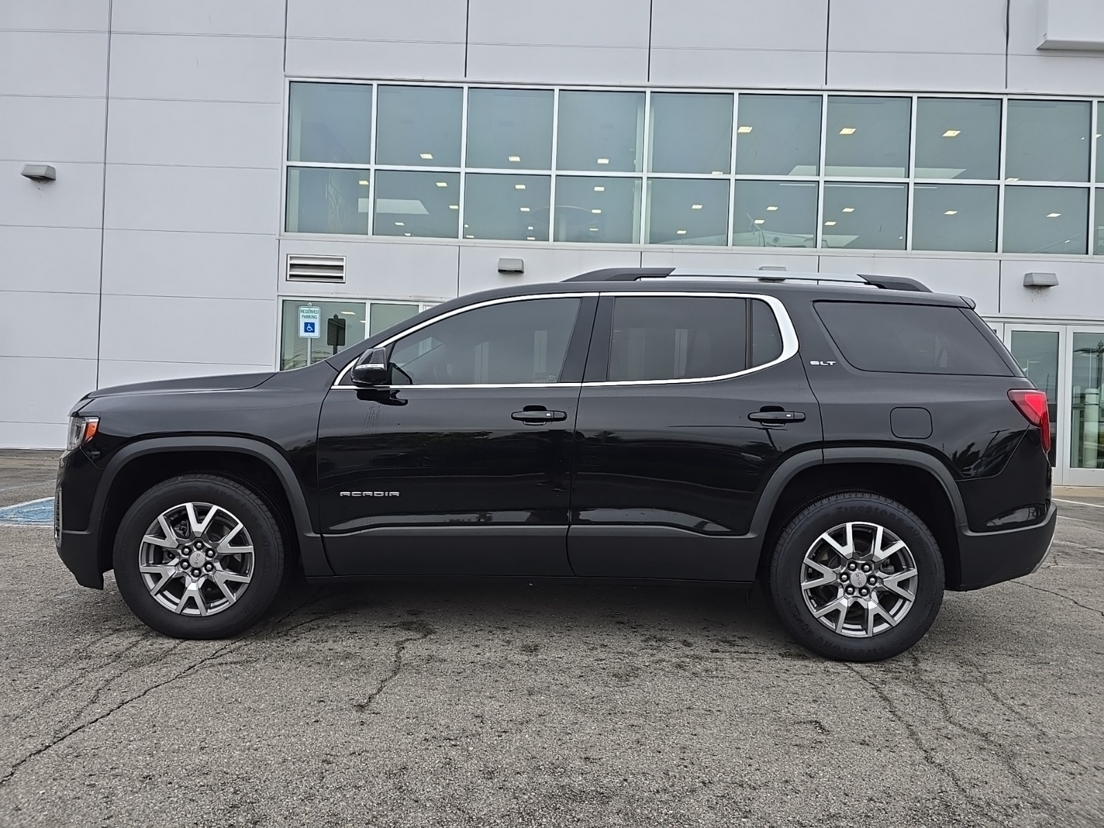 used 2021 GMC Acadia car, priced at $24,900