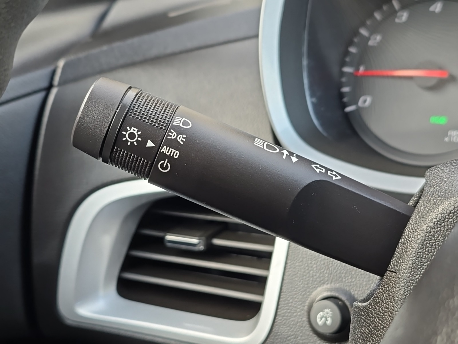 used 2014 Chevrolet Equinox car, priced at $9,500