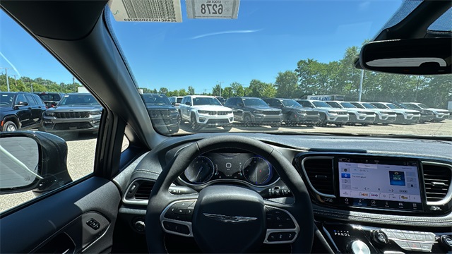 new 2025 Chrysler Pacifica car, priced at $45,969