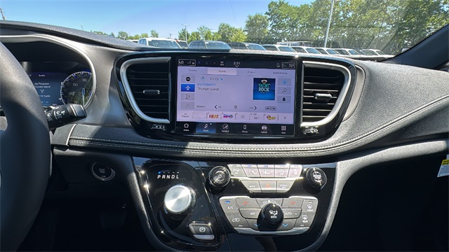new 2025 Chrysler Pacifica car, priced at $45,969