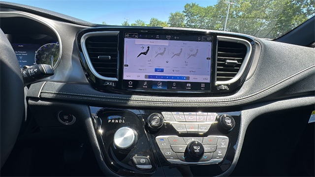 new 2025 Chrysler Pacifica car, priced at $45,969