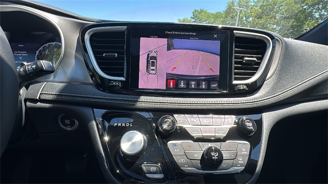 new 2025 Chrysler Pacifica car, priced at $45,969