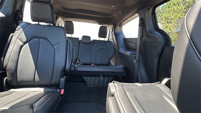 new 2025 Chrysler Pacifica car, priced at $45,969