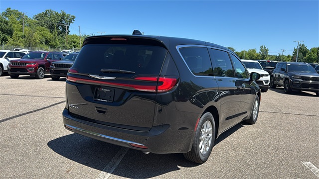 new 2025 Chrysler Pacifica car, priced at $45,969