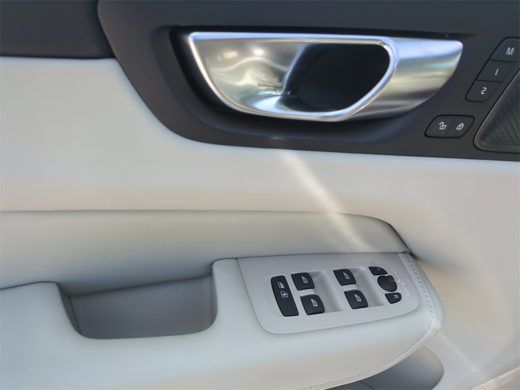 new 2026 Volvo XC60 Plug-In Hybrid car, priced at $71,515