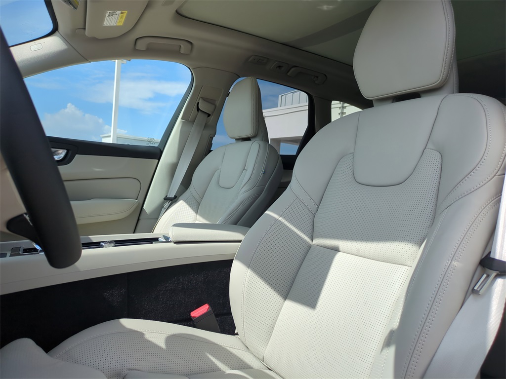 new 2026 Volvo XC60 Plug-In Hybrid car, priced at $71,515