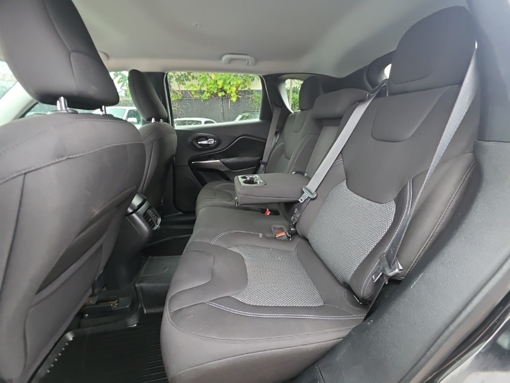 used 2020 Jeep Cherokee car, priced at $14,895