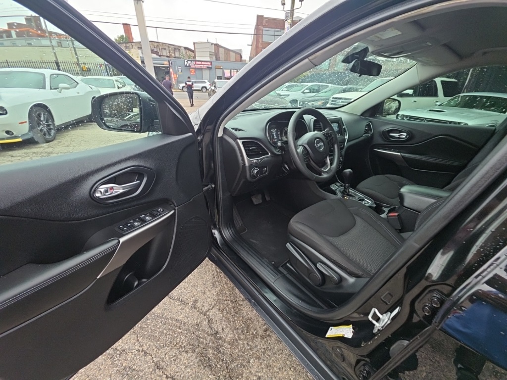 used 2020 Jeep Cherokee car, priced at $14,895